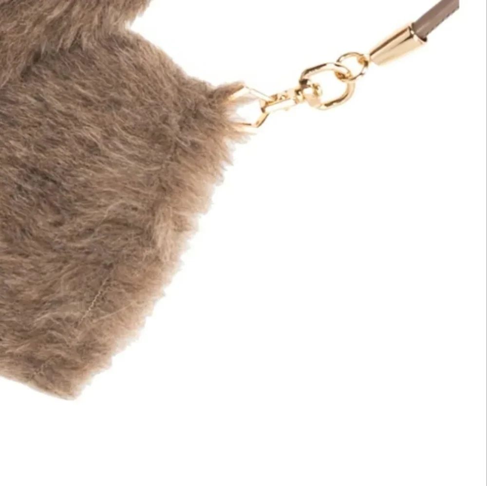 NWT MaxMara Teddy Mittens.